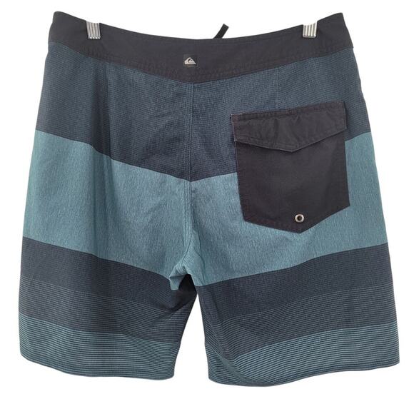 Quiksilver Men's Swim Boardshorts Size 30 - Picture 2 of 5